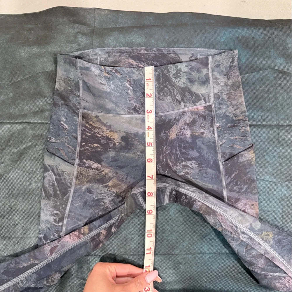 🔥Lululemon Slate Gray Marble-Effect Crop Leggings Women’s Size 2 EC🔥